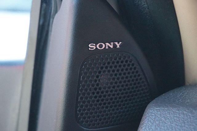 2016 Ford Super Duty F-350 SRW LARIAT, DIESEL, 4X4, PREMIUM WHEELS, RUNNING BOARDS, TOW PKG - 23004941 - 37