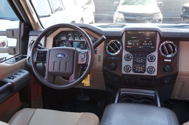 2016 Ford Super Duty F-350 SRW LARIAT, DIESEL, 4X4, PREMIUM WHEELS, RUNNING BOARDS, TOW PKG - 23004941 - 40