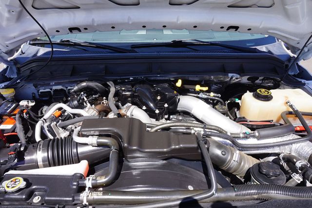 2016 Ford Super Duty F-350 SRW LARIAT, DIESEL, 4X4, PREMIUM WHEELS, RUNNING BOARDS, TOW PKG - 23004941 - 8