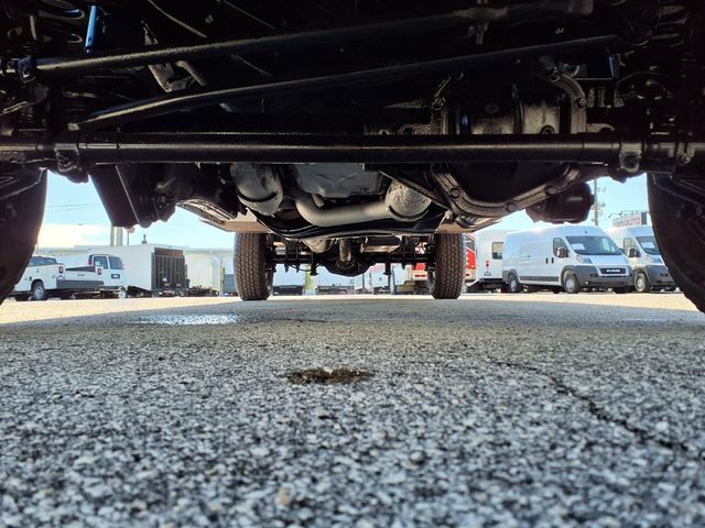 2016 Ford Super Duty F-350 SRW Cab-Chassis 8' Utility Truck - 23068558 - 24