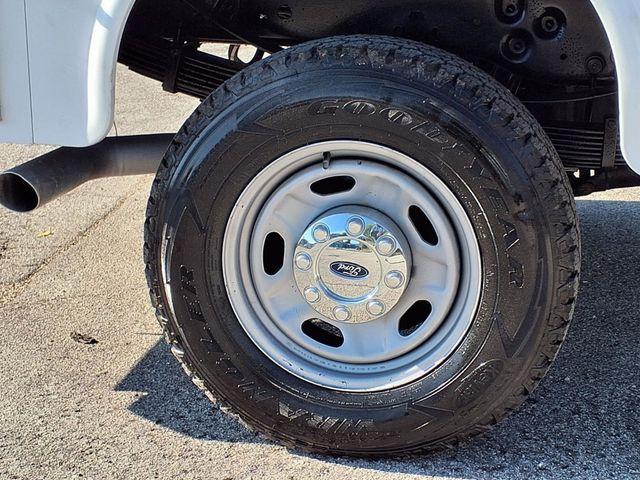 2016 Ford Super Duty F-350 SRW Cab-Chassis 8' Utility Truck - 23068558 - 37