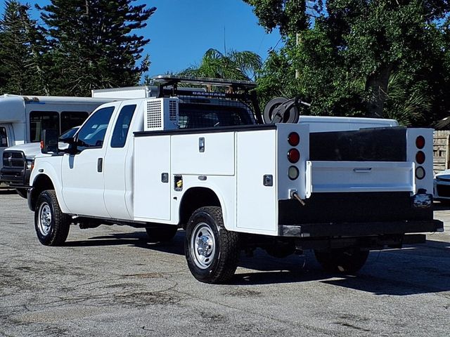 2016 Ford Super Duty F-350 SRW Cab-Chassis 8' Utility Truck - 23068558 - 4