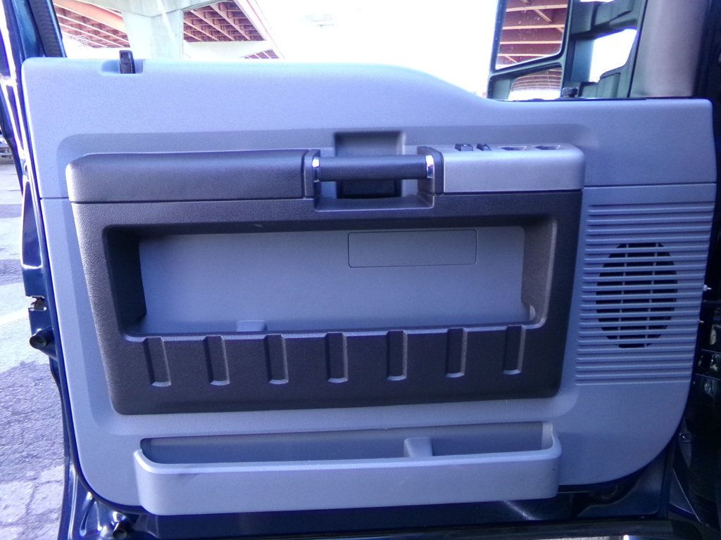 2016 Ford Super Duty F-450 DRW 4WD Crew Cab 172" XLT - 22982725 - 11