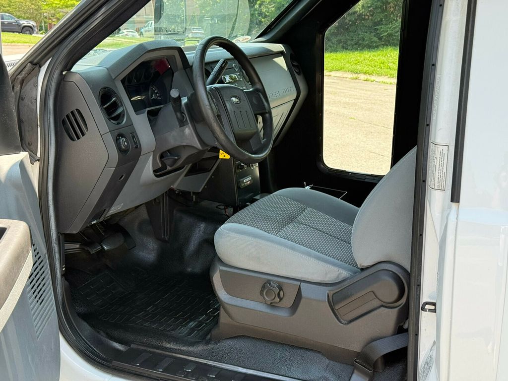 2016 Ford Super Duty F-550 DRW 20 Passenger, Including Integrated Child Seats - 23035824 - 15