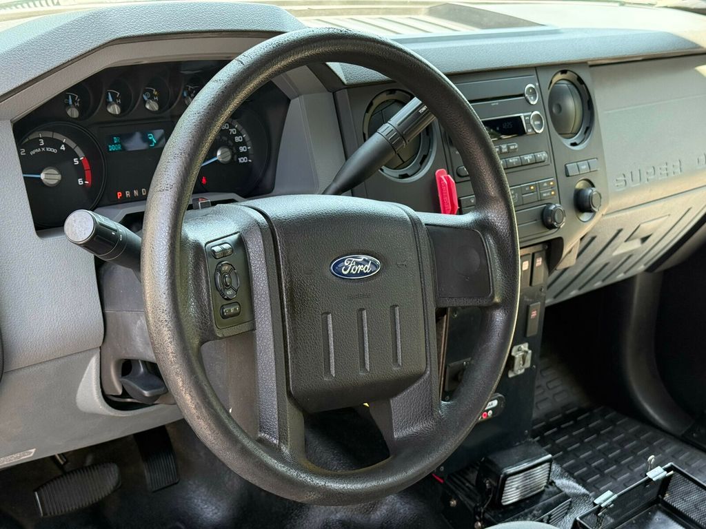 2016 Ford Super Duty F-550 DRW 20 Passenger, Including Integrated Child Seats - 23035824 - 17