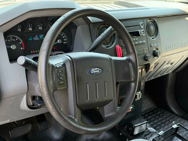 2016 Ford Super Duty F-550 DRW 20 Passenger, Including Integrated Child Seats - 23035824 - 17