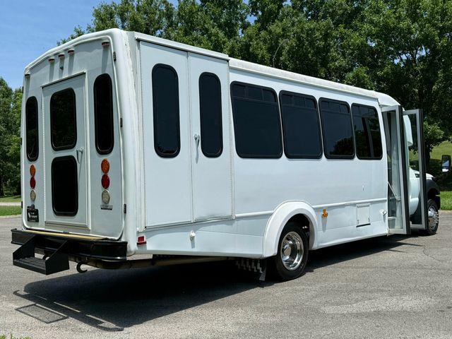 2016 Ford Super Duty F-550 DRW 20 Passenger, Including Integrated Child Seats - 23035824 - 7