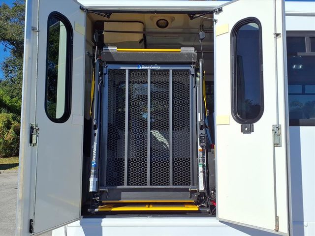 2016 Ford Super Duty F-550 DRW 23 Passenger Shuttle Bus w/Wheelchair - 22941142 - 10