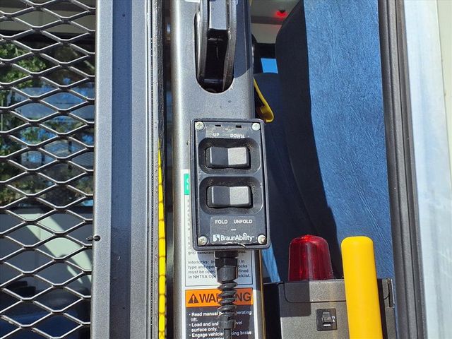 2016 Ford Super Duty F-550 DRW 23 Passenger Shuttle Bus w/Wheelchair - 22941142 - 11