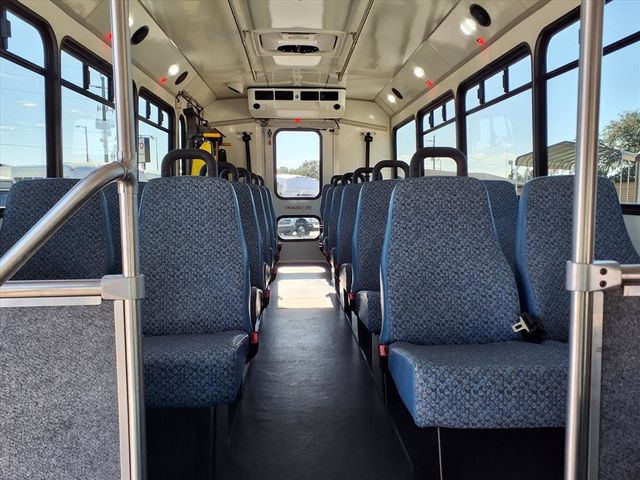 2016 Ford Super Duty F-550 DRW 23 Passenger Shuttle Bus w/Wheelchair - 22941142 - 15