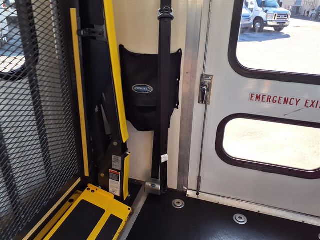 2016 Ford Super Duty F-550 DRW 23 Passenger Shuttle Bus w/Wheelchair - 22941142 - 20