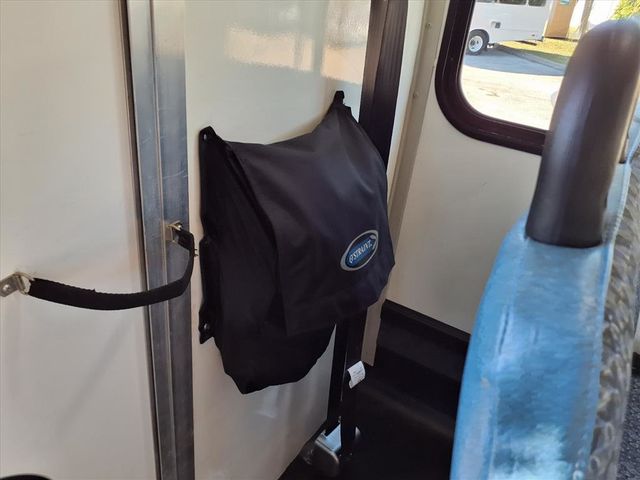 2016 Ford Super Duty F-550 DRW 23 Passenger Shuttle Bus w/Wheelchair - 22941142 - 21