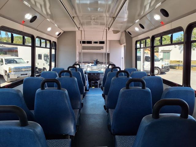 2016 Ford Super Duty F-550 DRW 23 Passenger Shuttle Bus w/Wheelchair - 22941142 - 23