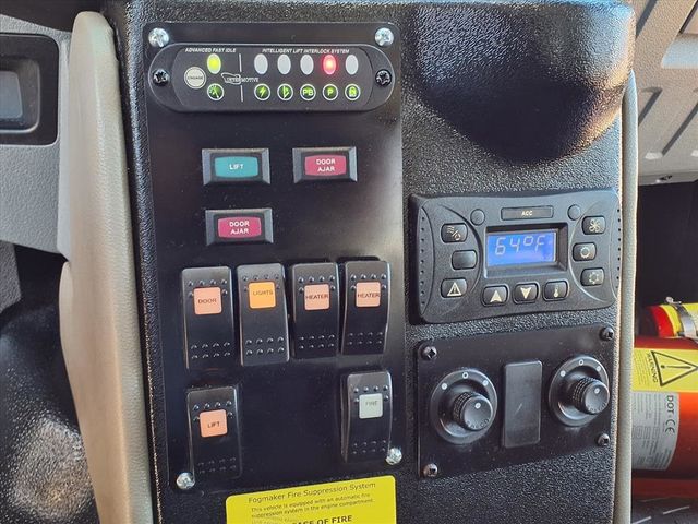 2016 Ford Super Duty F-550 DRW 23 Passenger Shuttle Bus w/Wheelchair - 22941142 - 33