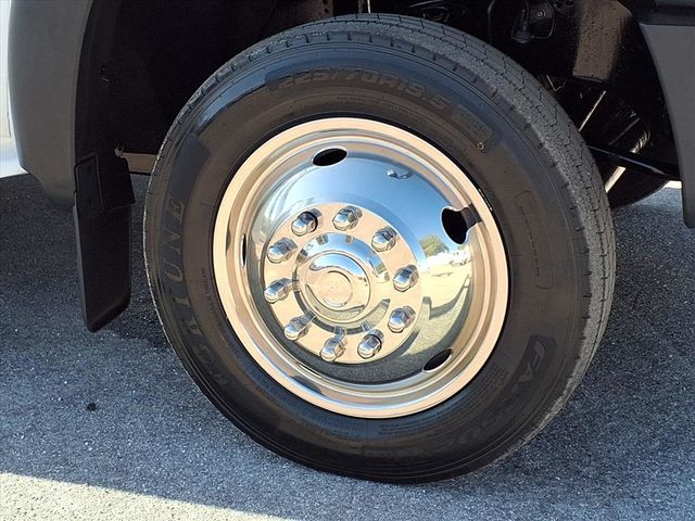 2016 Ford Super Duty F-550 DRW 23 Passenger Shuttle Bus w/Wheelchair - 22941142 - 39