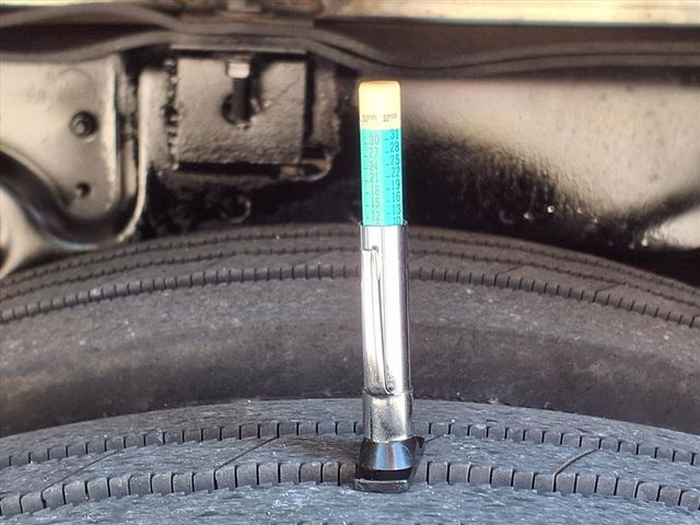 2016 Ford Super Duty F-550 DRW 23 Passenger Shuttle Bus w/Wheelchair - 22941142 - 45