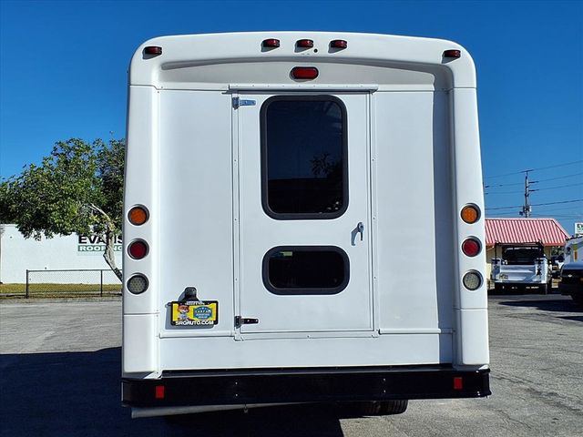 2016 Ford Super Duty F-550 DRW 23 Passenger Shuttle Bus w/Wheelchair - 22941142 - 4