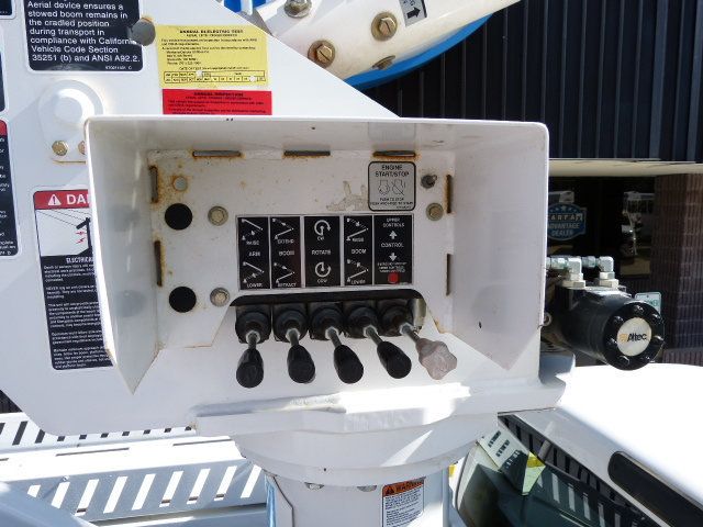 2016 Ford Super Duty F-550 DRW 6.7L V8 TURBO DIESEL*XL*4WD*REG CAB*"ALTEC" 37' INSULATED BUCKET - 22973550 - 28