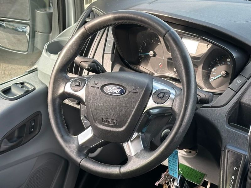 2016 Ford Transit XLT photo 17