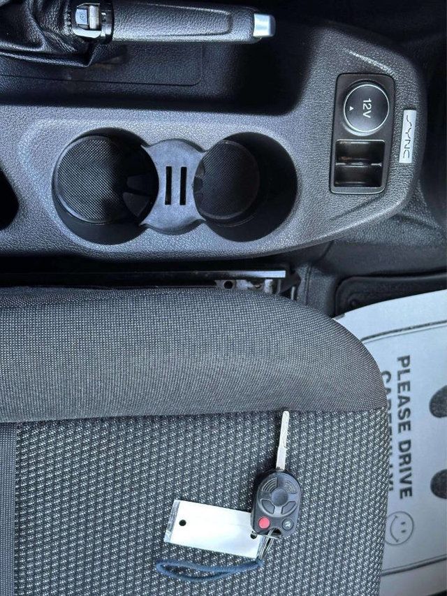 2016 Ford Transit Connect LWB XL - 22962415 - 19