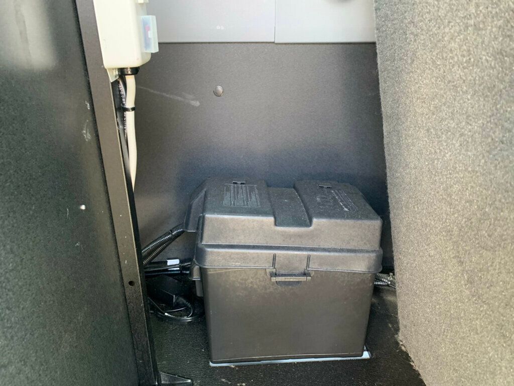 2016 Ford Transit Wagon T-150 130" Med Roof XLT Sliding RH Dr - 22944790 - 10