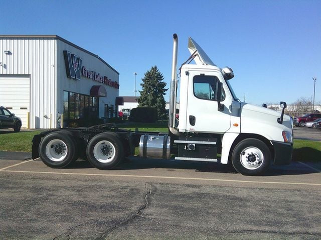 2016 Freightliner Cascadia 2016 FREIGHTLINER DAY CAB - 22945386 - 3