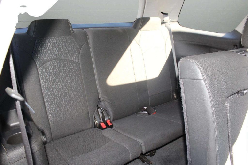 2016 GMC Acadia FWD 4dr SLE w/SLE-1 - 22930548 - 16