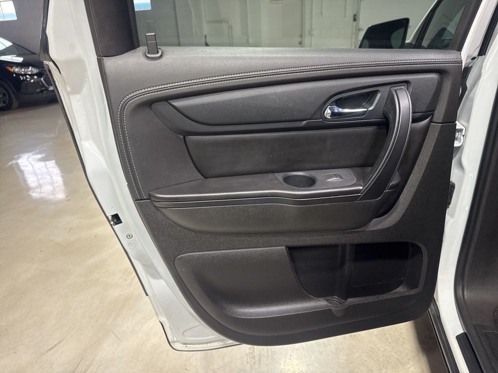 2016 GMC Acadia FWD 4dr SLE w/SLE-2 - 22987305 - 31