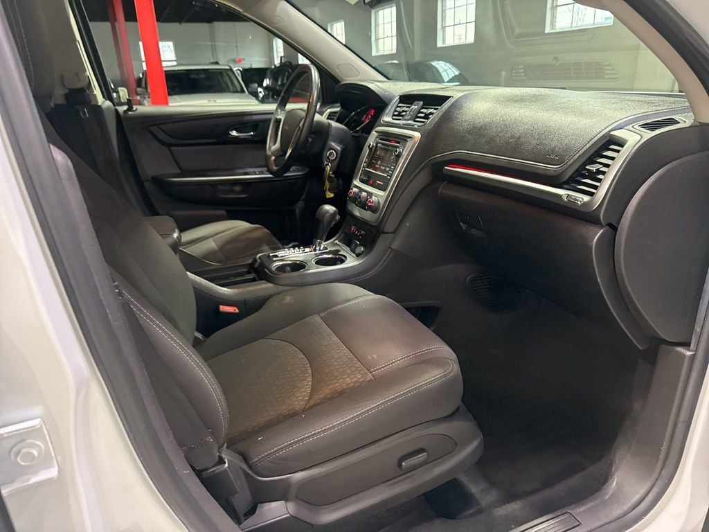 2016 GMC Acadia FWD 4dr SLE w/SLE-2 - 22987305 - 40