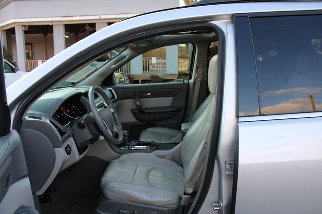 2016 GMC Acadia FWD 4dr SLT w/SLT-1 - 22980884 - 19