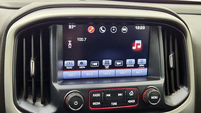 2016 GMC Canyon 4WD Crew Cab 140.5'' SLT with 8'' Nav, Bose Sound & Driver Alert - 22951211 - 17