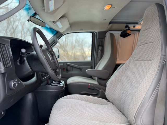 2016 GMC Savana Cargo Van RWD 2500 135" - 22953579 - 20