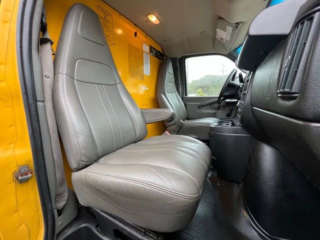 2016 GMC Savana Commercial Cutaway 3500 Van 177" - 21632919 - 8