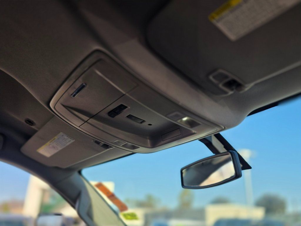 2016 GMC Sierra 3500HD 4WD Crew Cab 167.7" - 22961149 - 10