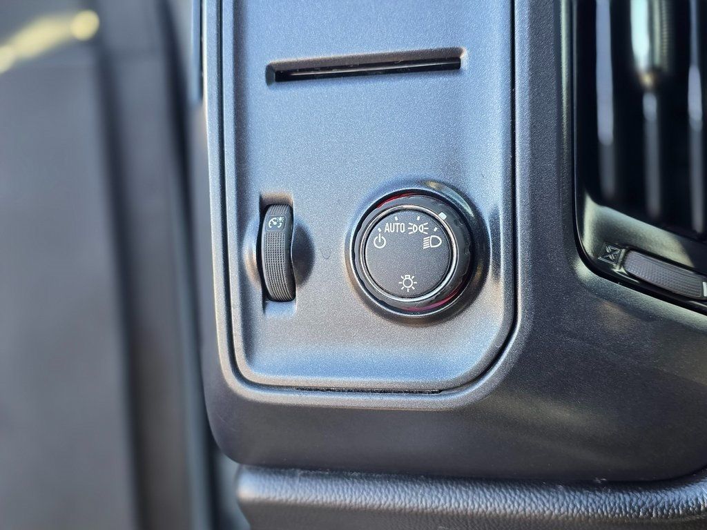 2016 GMC Sierra 3500HD 4WD Crew Cab 167.7" - 22961149 - 39