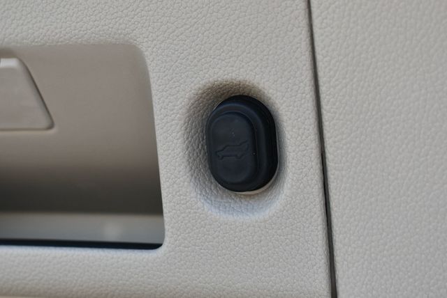 2016 GMC Yukon 4WD 4dr Denali W/Open Road Package and Rear Entertainment System - 22922733 - 18