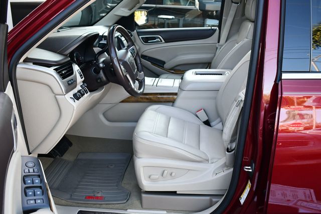 2016 GMC Yukon 4WD 4dr Denali W/Open Road Package and Rear Entertainment System - 22922733 - 43