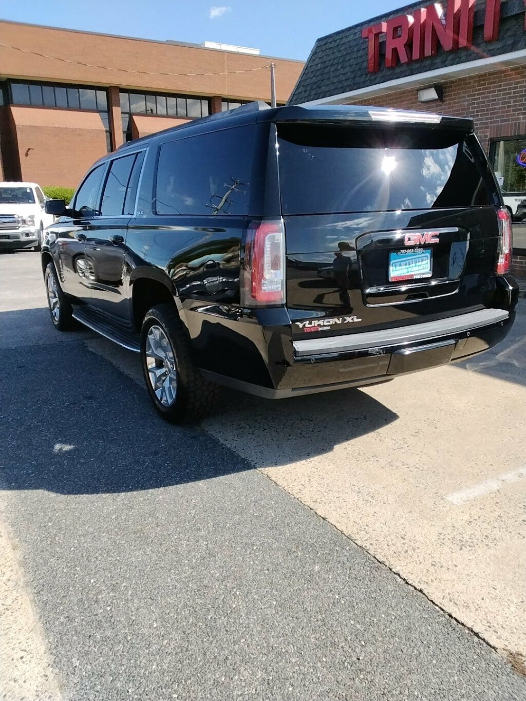 2016 Gmc Yukon XL SLE photo 2