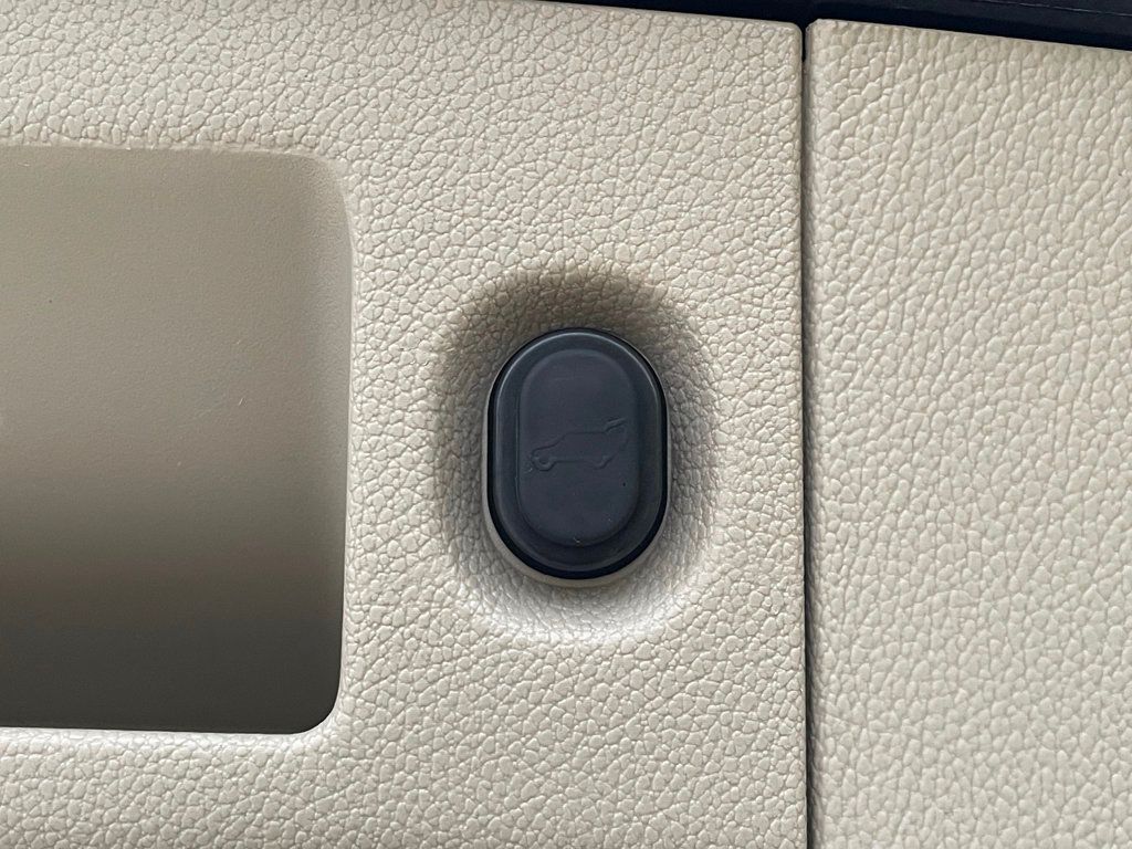 2016 GMC Yukon XL 4WD 4dr Denali - 22948263 - 28