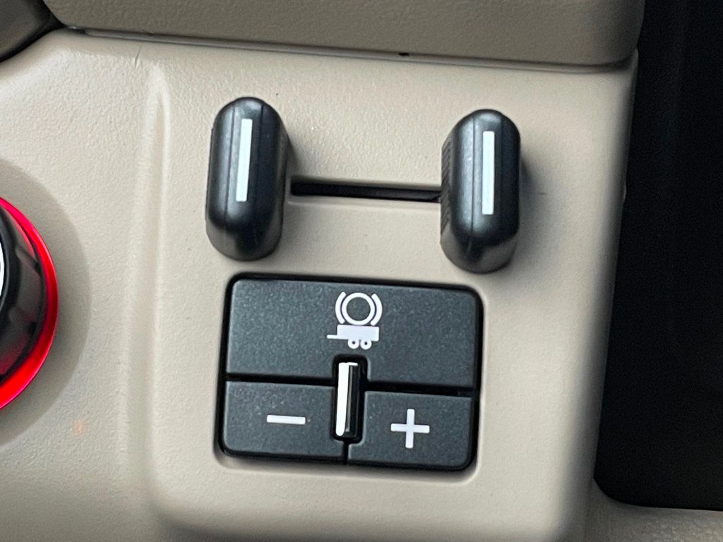 2016 GMC Yukon XL 4WD 4dr Denali - 22948263 - 36