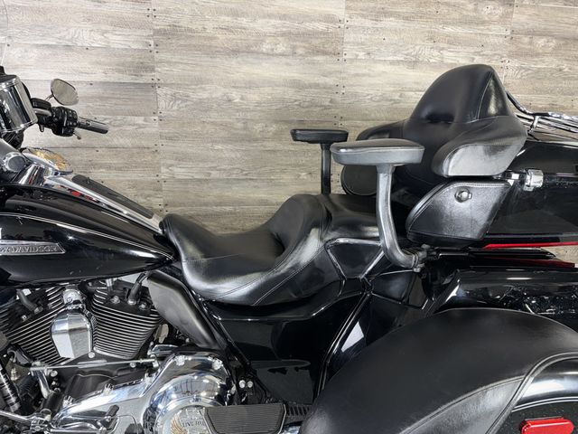 2016 Harley-Davidson FLHTCUTG Triglide Ultra Classic SUPER CLEAN! - 23066773 - 13
