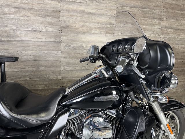 2016 Harley-Davidson FLHTCUTG Triglide Ultra Classic SUPER CLEAN! - 23066773 - 4