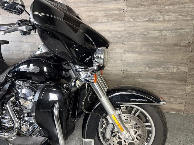 2016 Harley-Davidson FLHTCUTG Triglide Ultra Classic SUPER CLEAN! - 23066773 - 5