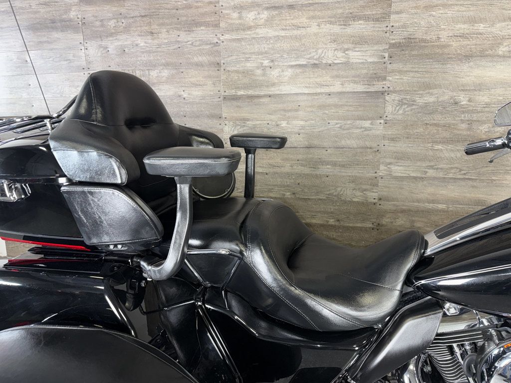 2016 Harley-Davidson FLHTCUTG Triglide Ultra Classic SUPER CLEAN! - 23066773 - 7