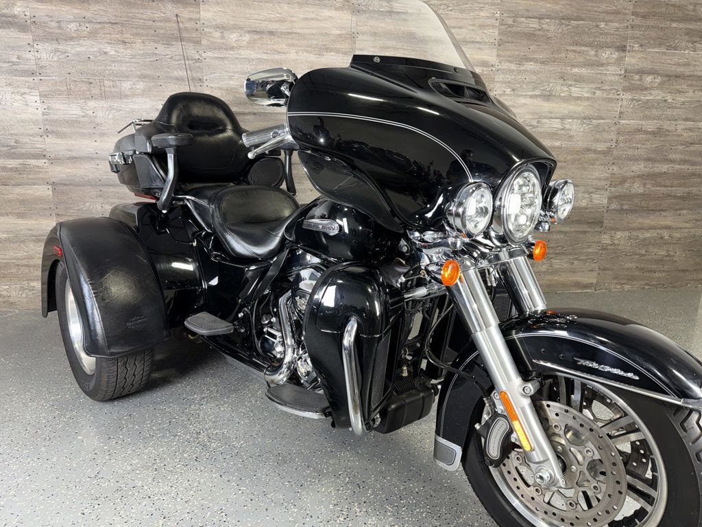 2016 Harley-Davidson FLHTCUTG Triglide Ultra Classic SUPER CLEAN! - 23066773 - 8