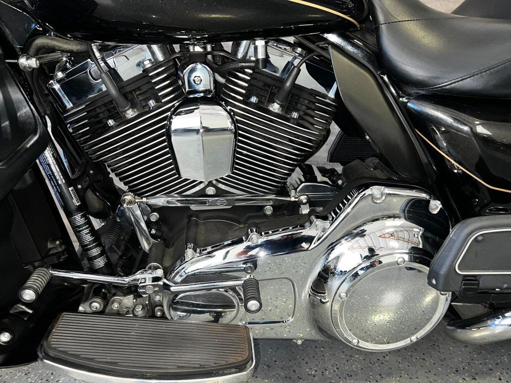 2016 Harley-Davidson FLHTK Electra Glide Ultra Limited SUPER CLEAN! - 22842959 - 12