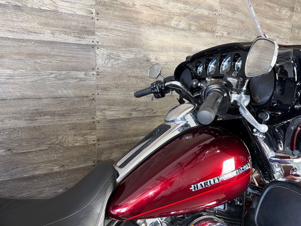 2016 Harley-Davidson FLHTK Ultra Limited SUPER CLEAN! - 23044625 - 9