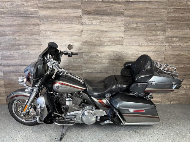 2016 Harley-Davidson FLHTKSE CVO Ultra Limited LOW MILES! - 23001577 - 10