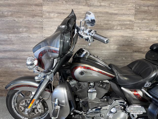 2016 Harley-Davidson FLHTKSE CVO Ultra Limited LOW MILES! - 23001577 - 11