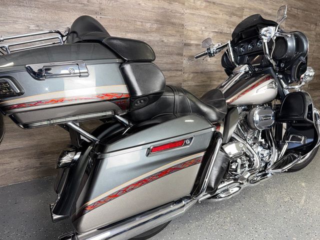 2016 Harley-Davidson FLHTKSE CVO Ultra Limited LOW MILES! - 23001577 - 2